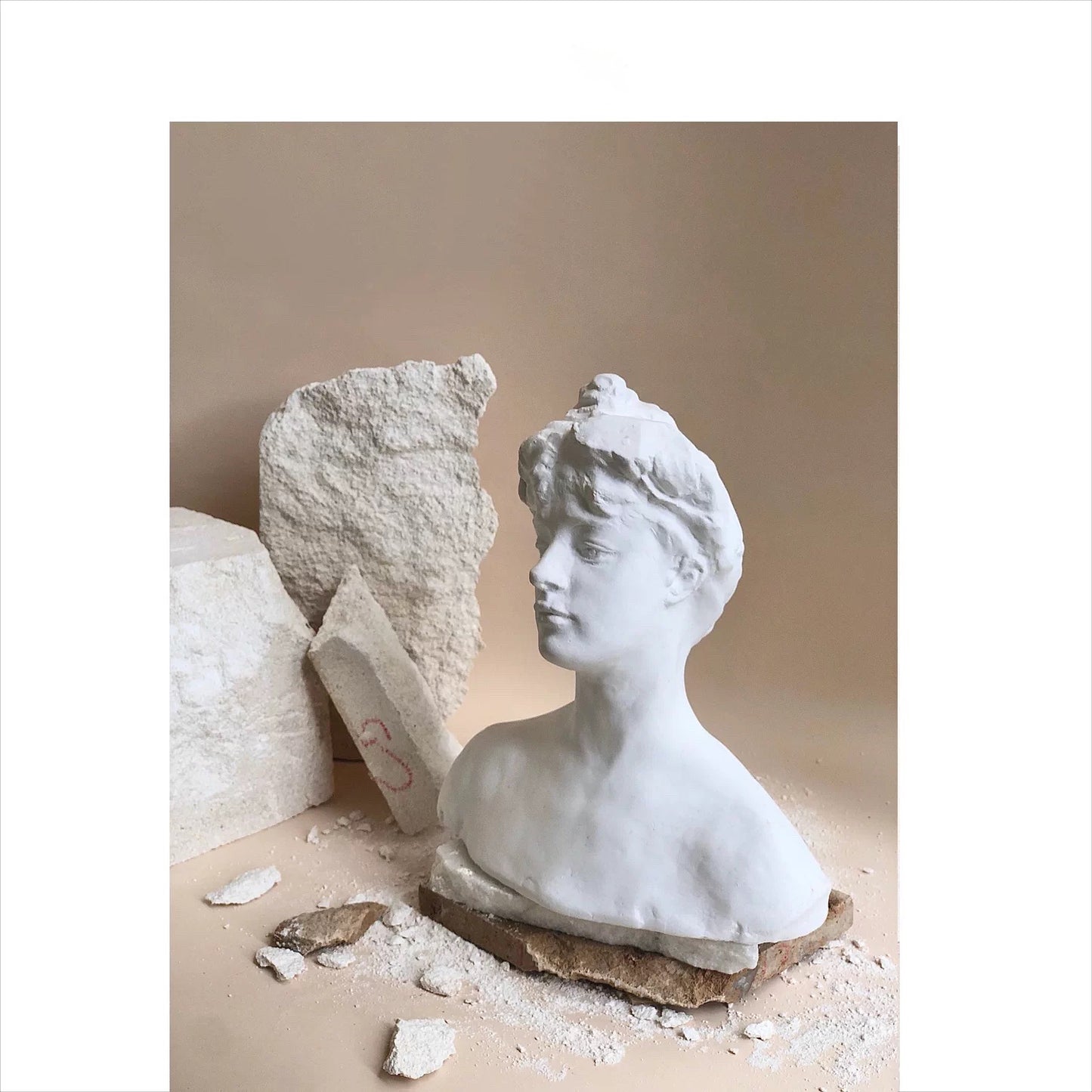 Classical White Bust Sculpture - Handmade Ceramic Statue, Greco-Roman Inspired Decorative Art for Modern Interiors (20x10x24cm)