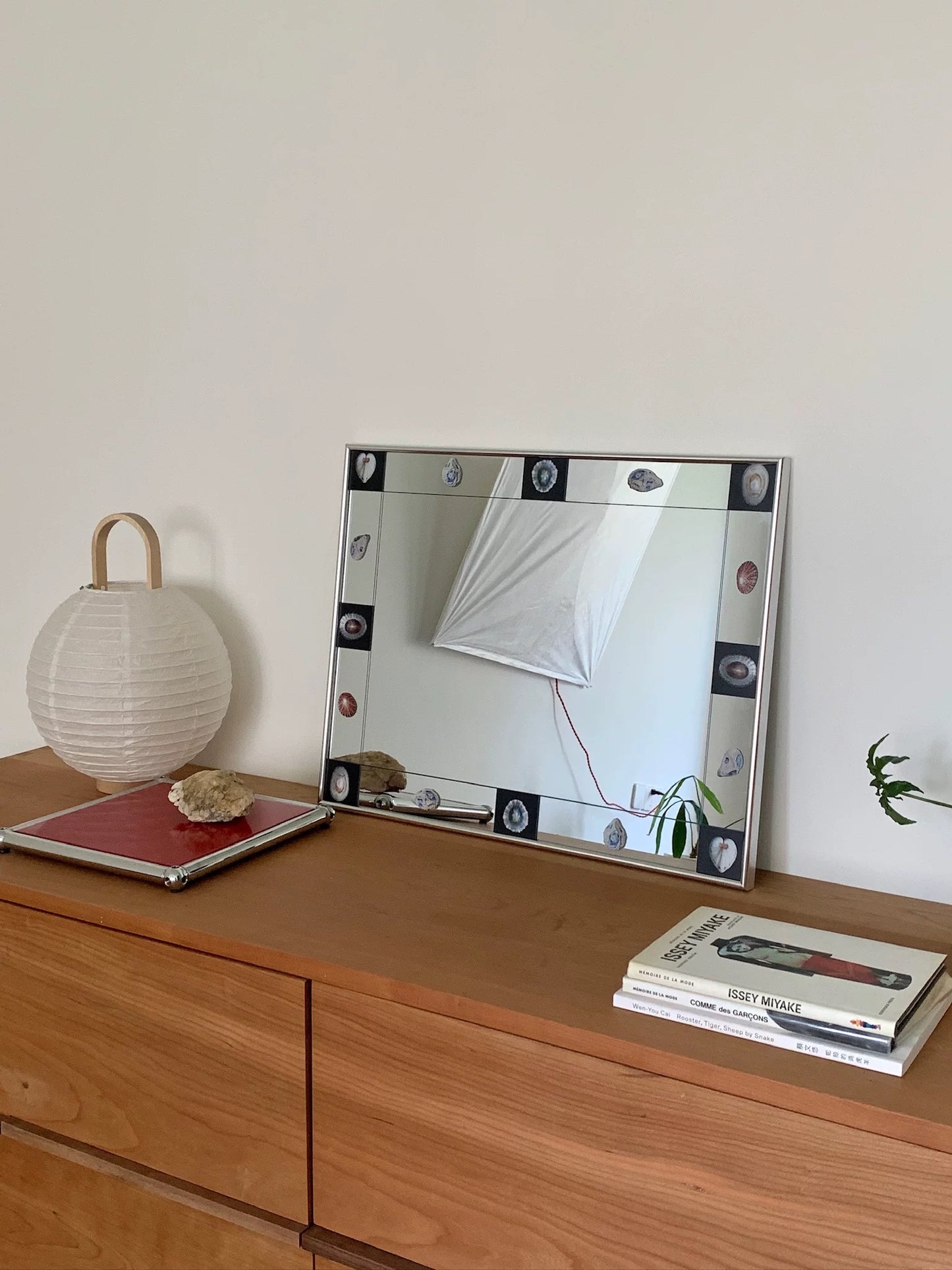 Shell Frame Mirror, Artistic Seashell Wall Mirror, Coastal Retro Accent Mirror, Urban Seashell Worship Home Decor